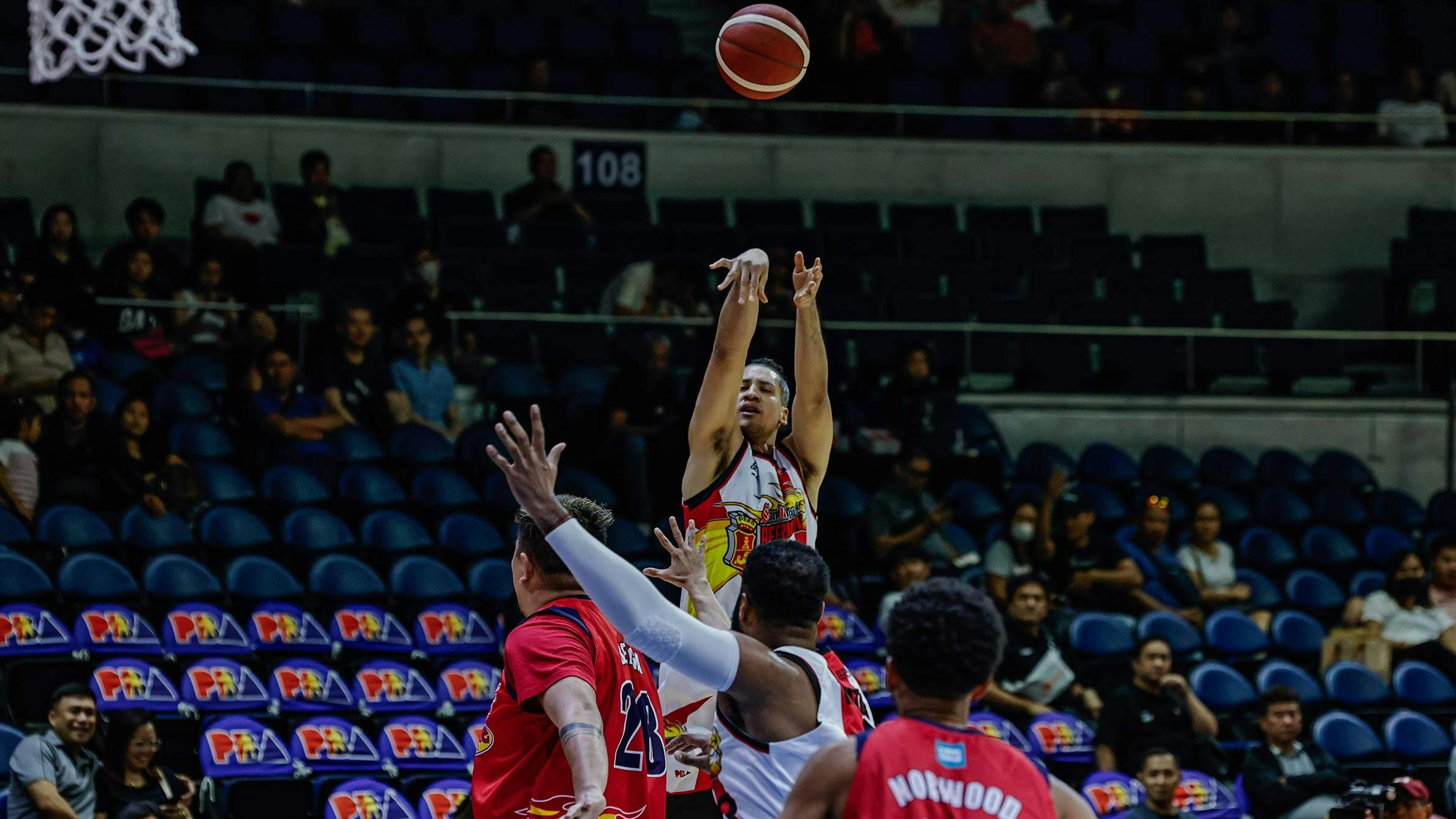 PBA: San Miguel races off to rousing start, keeps Rain or Shine winless